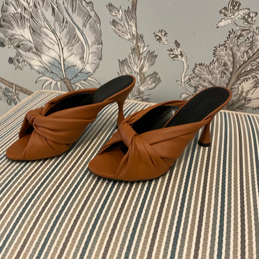 Brand new heel
